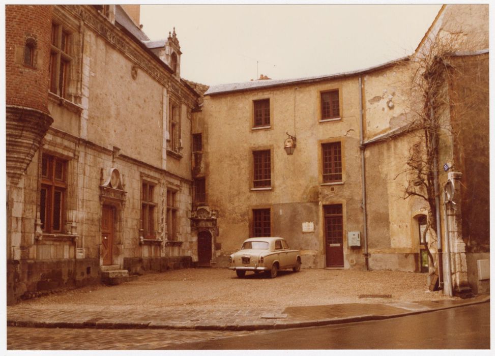 façades nord et est sur cour