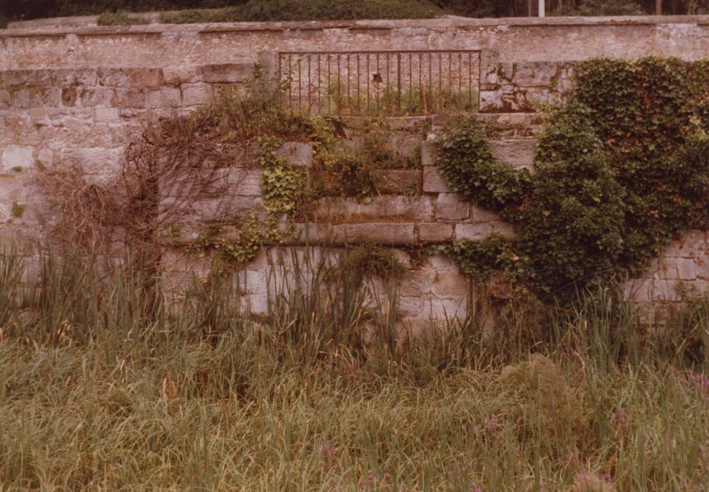 accès nord, trace de l’ancien pont