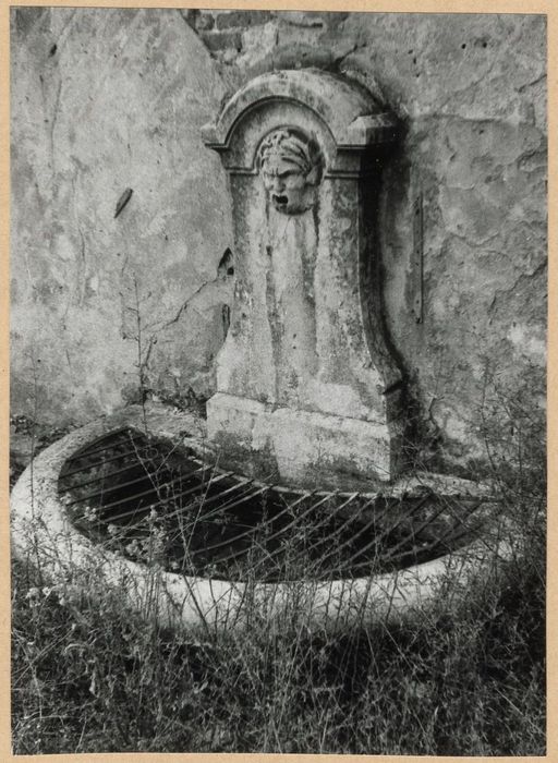 jardin, détail d’une fontaine