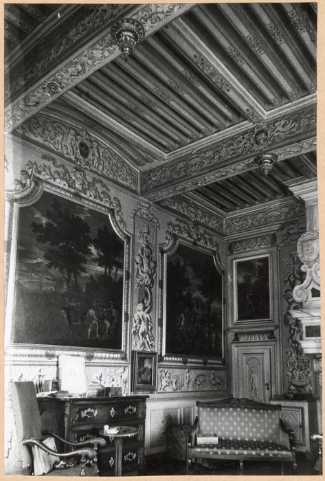 grand salon, vue partielle des décors peints