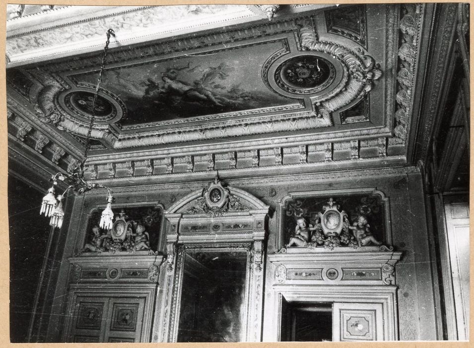 salle à manger, vue partielle des décors