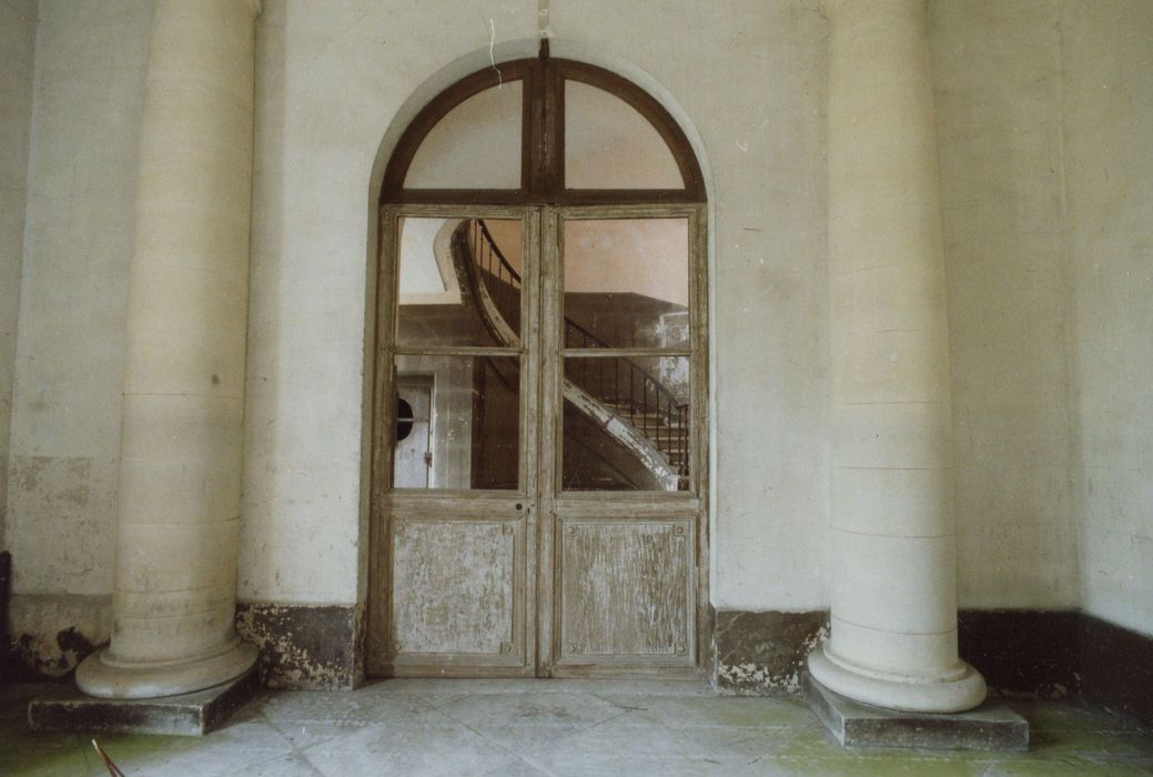 rez-de-chaussée, vestibule (pièce n°1)