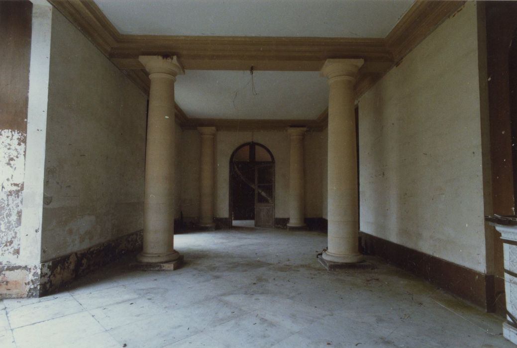 rez-de-chaussée, vestibule (pièce n°1)