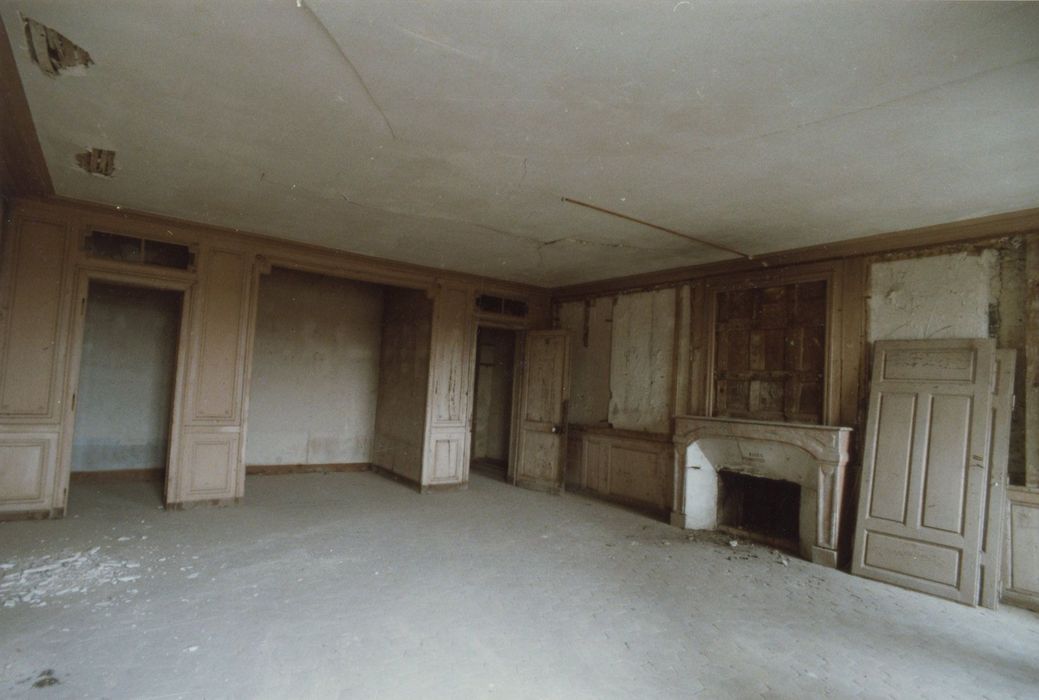 2e étage, chambre entresolée au dessus de la chambre n°26