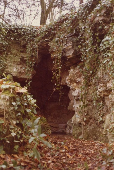 parc, grotte artificielle