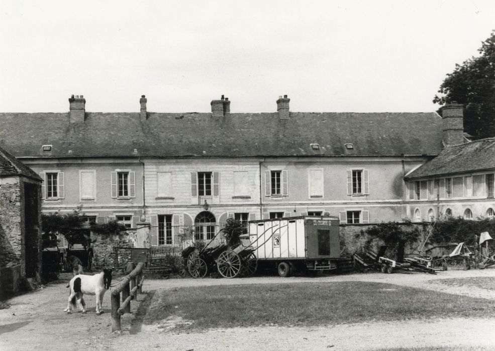 façade sud-ouest, vue partielle