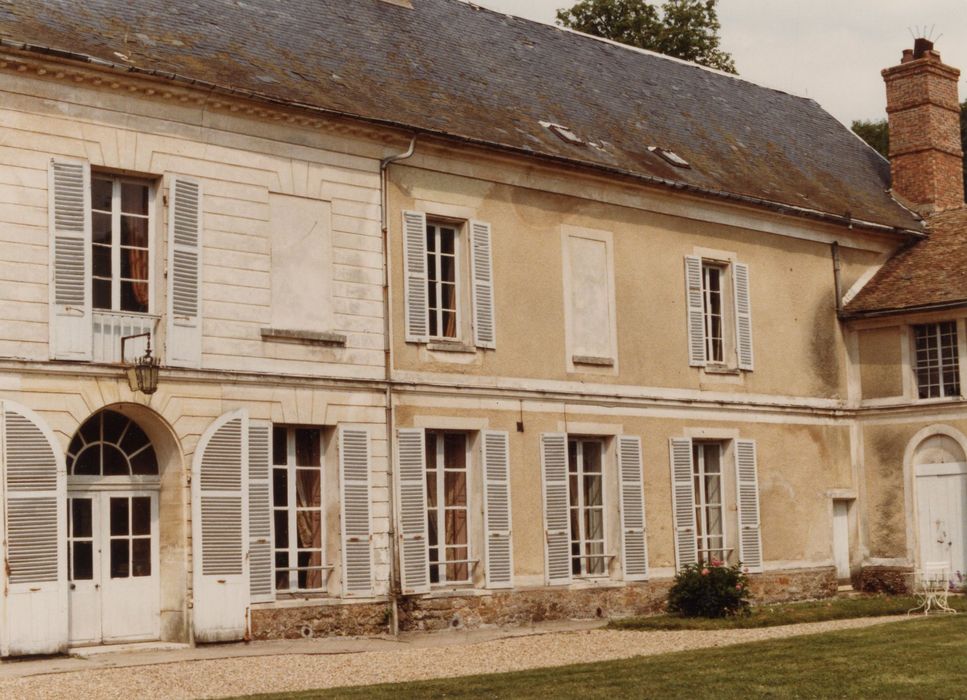 façade sud-ouest, vue partielle