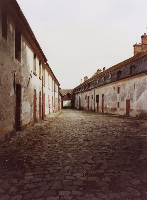 communs, façades sur la cour