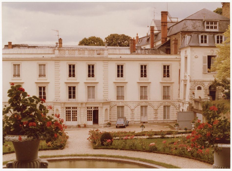 bâtiment du Pied de Fer d’Eguemont, façade ouest