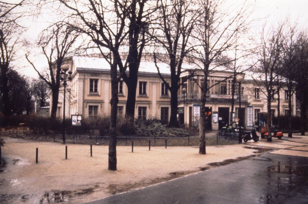 façade sur l’avenue Franklin-Roosevelt