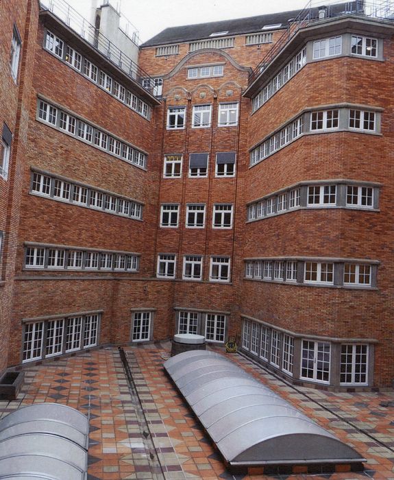 façades sur cour (photocopie numérisée)