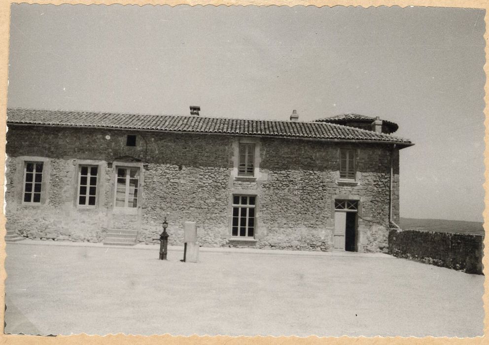 aile nord, façade sud sur la cour intérieure, vue partielle