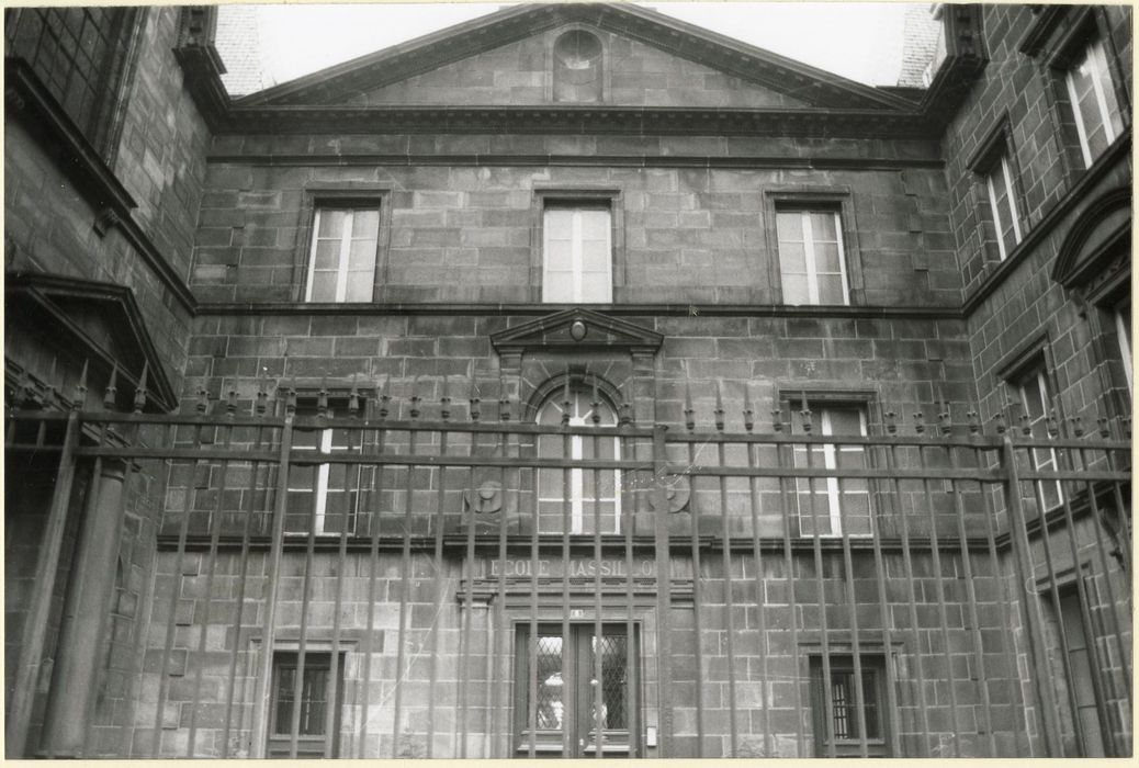 façade ouest sur cour de l’aile ouest