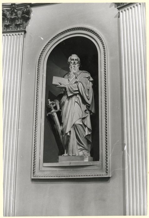 statue : Saint Paul