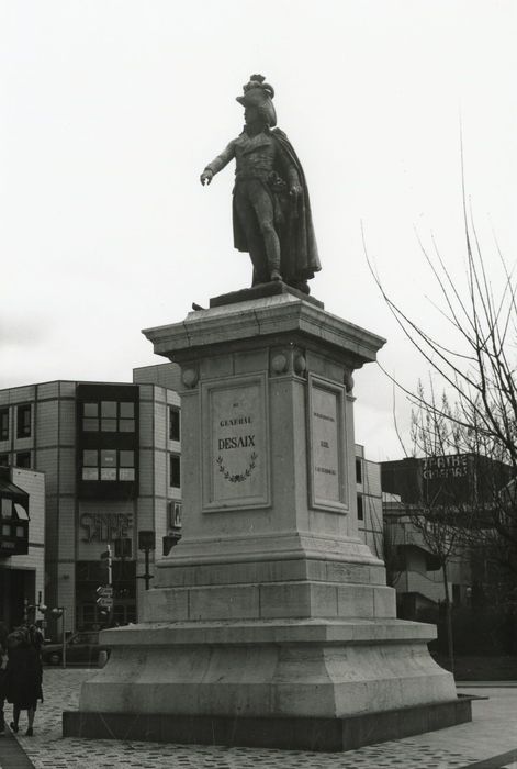 vue générale de la statue depuis le nord