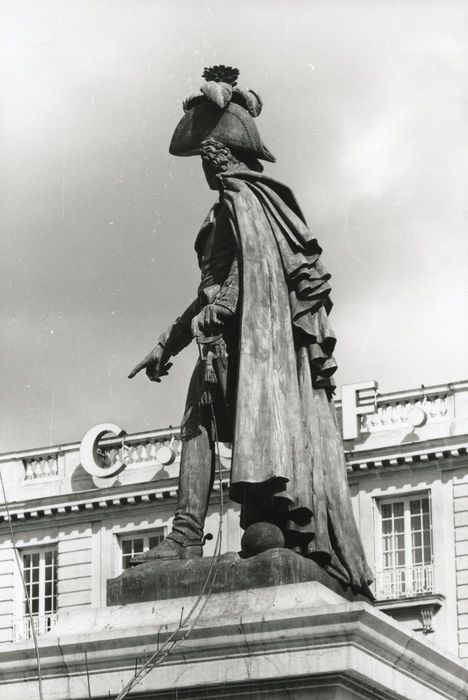 statue, face sud-ouest