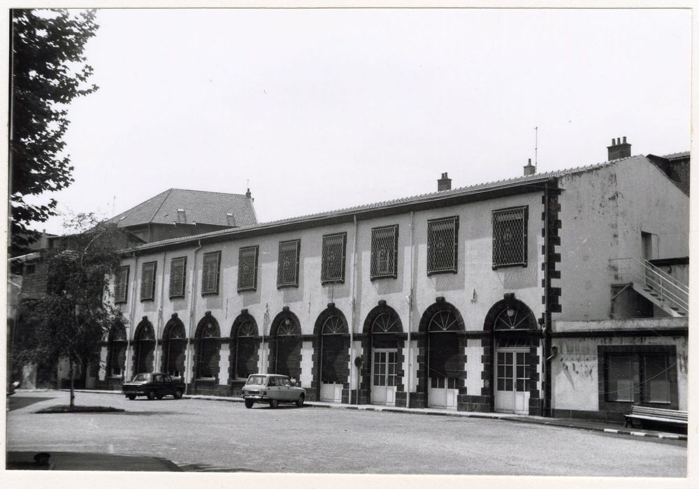 aile ouest, façade sur cour