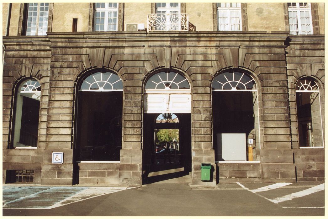 aile nord, façade sud, accès depuis le boulevard Léon Malfreyt