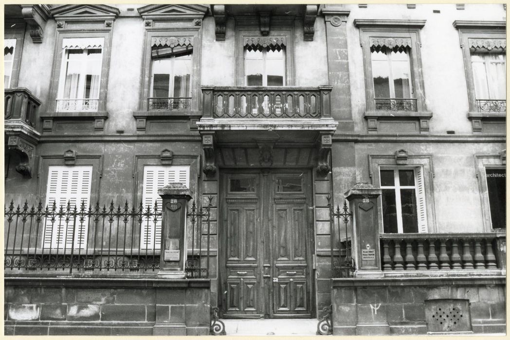 porte d’accès sur rue