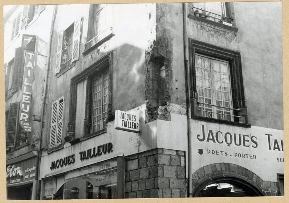 façade sur les rues du Port et de Barnier, vue partielle