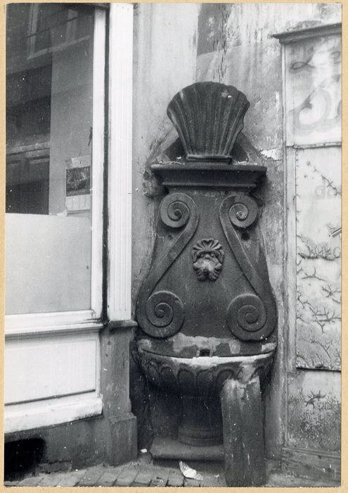 fontaine sur rue