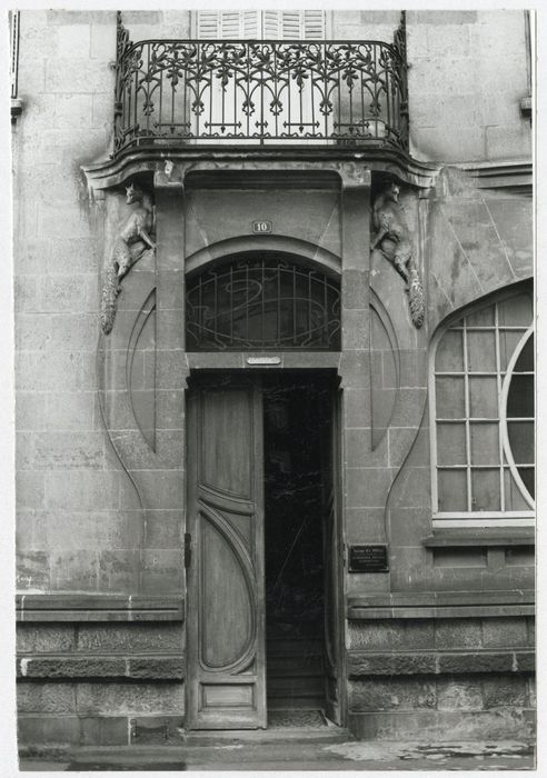 porte d’accès sur rue