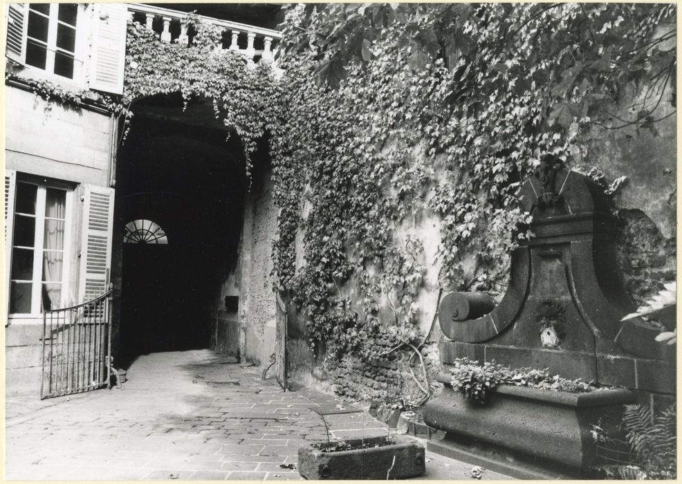 fontaine de la cour intérieure