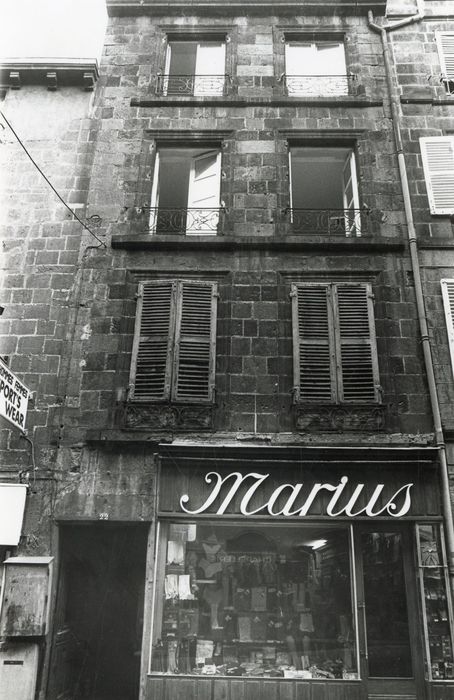 façade sur la rue des Gras