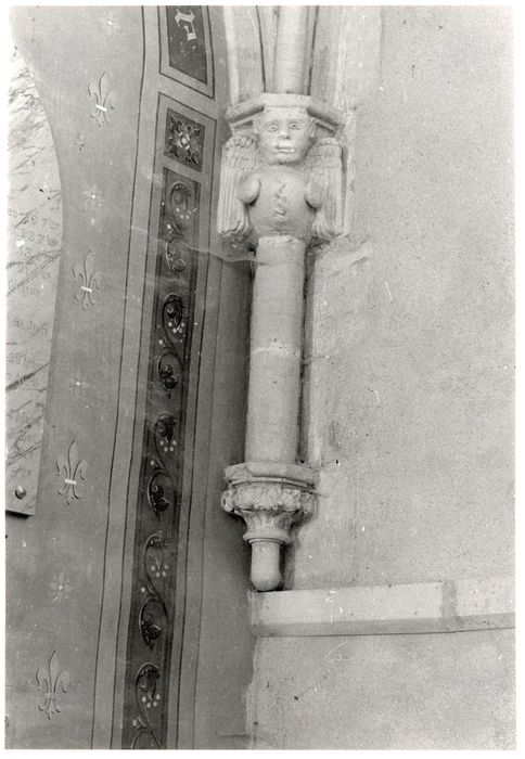 chapelle sud, détail d’une colonnette et de son chapiteau