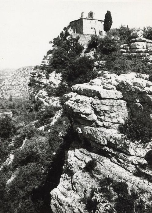 vue générale de la chapelle dans son environnement depuis le Sud-Ouest