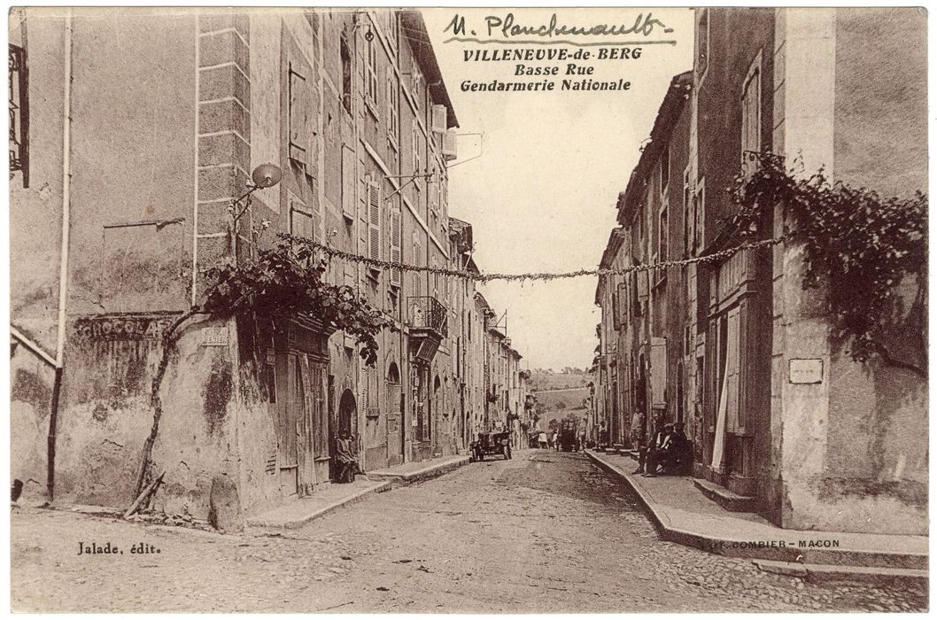 vue générale des façades sur rue