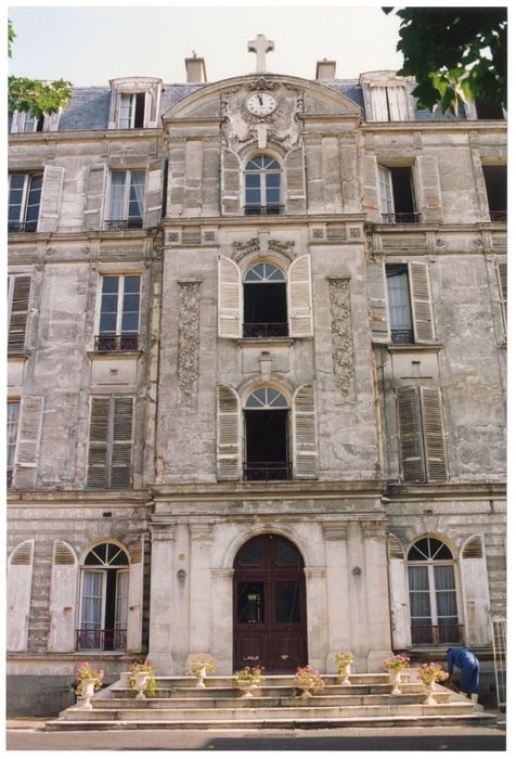 façade antérieure, vue partielle