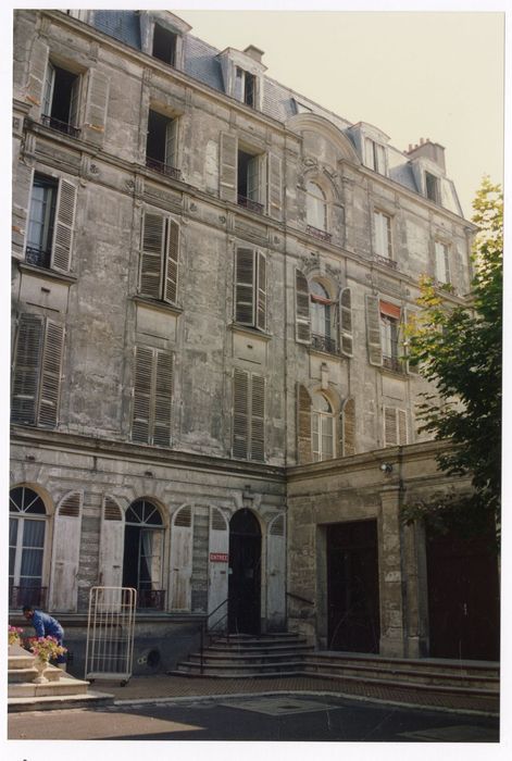 façade antérieure, vue partielle