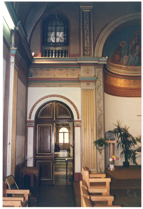 chapelle, vue partielle du décor