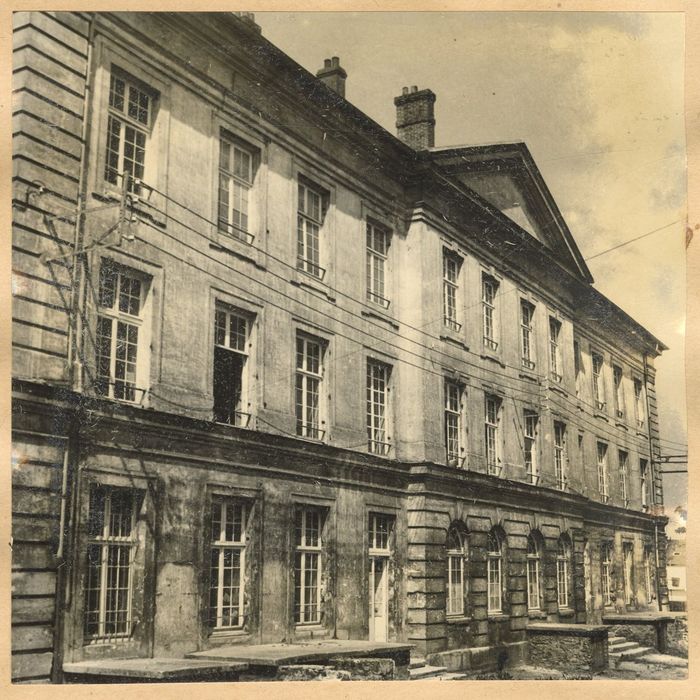 bâtiment principal, façade sud-est