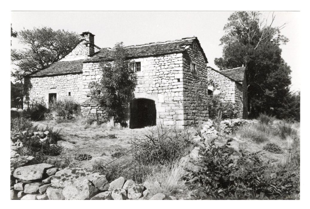 bâtiment situé à l’Ouest, façade ouest