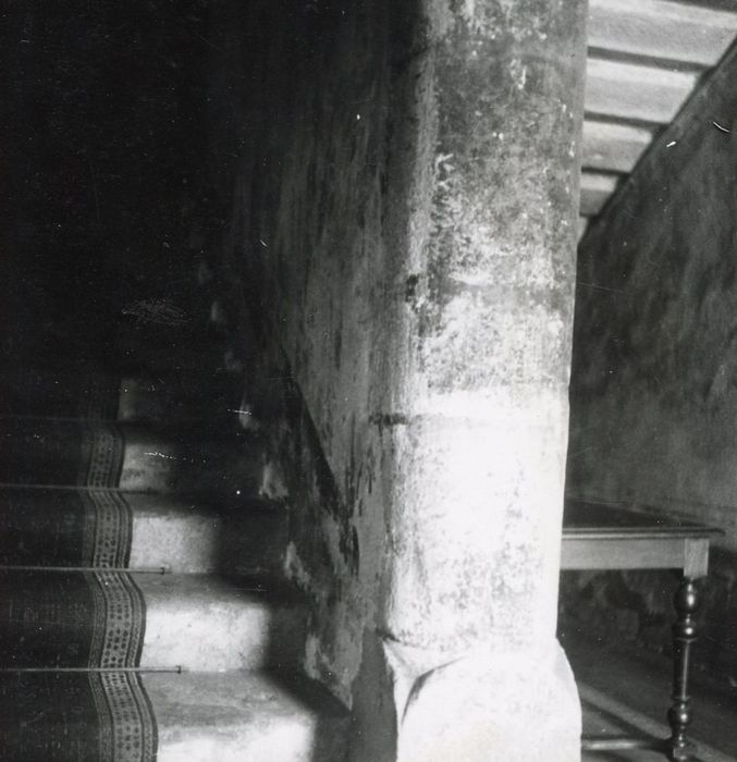 escalier, détail du mur d’échiffre