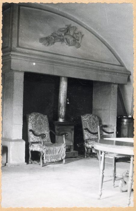 salle à manger, cheminée monumentale