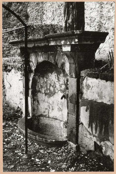 fontaine n°1 dans le jardin