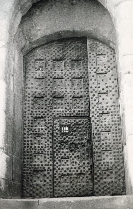 vantaux de la porte d’accès