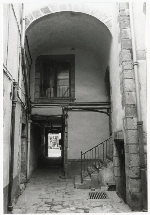 passage entre la rue et la cour intérieure