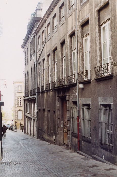 façade nord sur la rue Grégoire de Tours