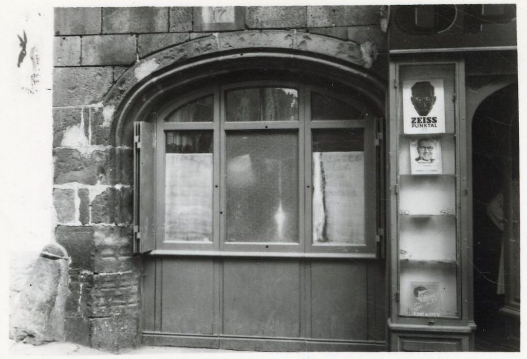 façade sur rue, grande arcade du rez-de-chaussée