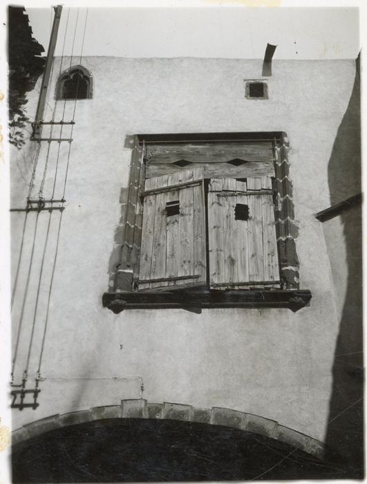 cour intérieure, détail d’une baie