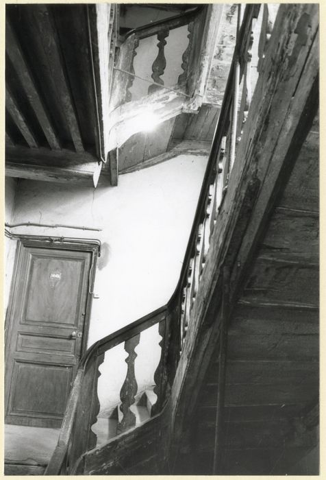 escalier, vue partielle