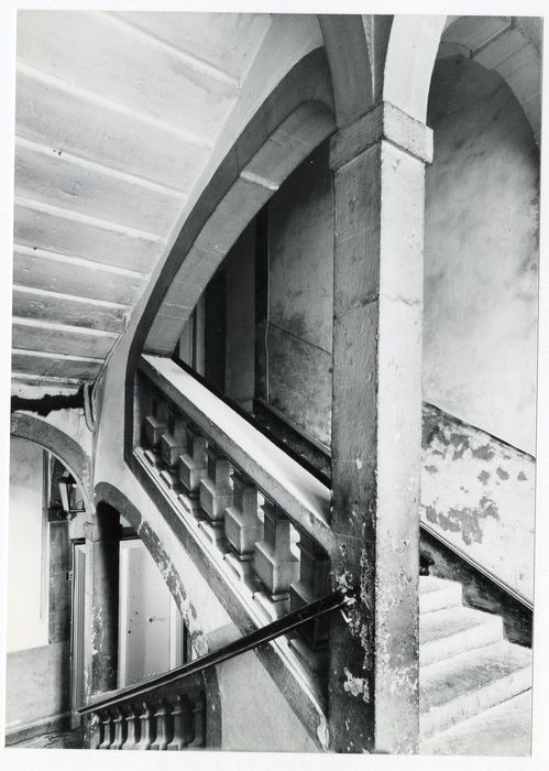 escalier, vue partielle