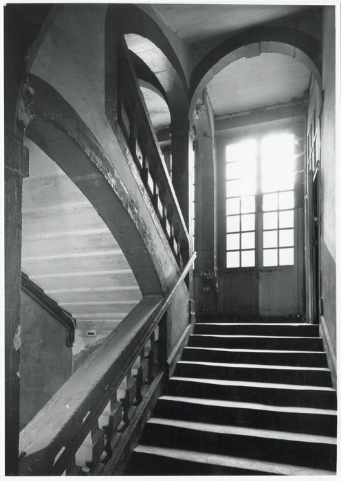 escalier, vue partielle