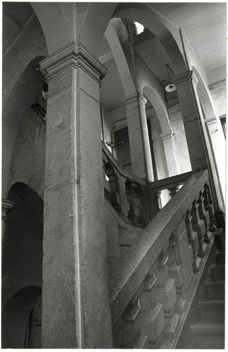 escalier, vue partielle