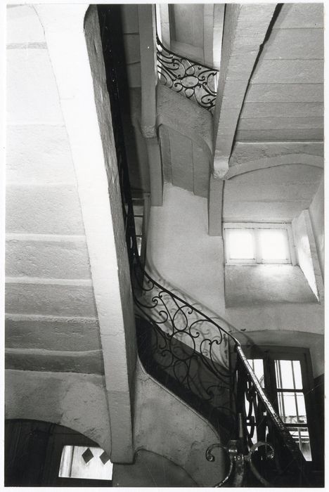 escalier, vue partielle