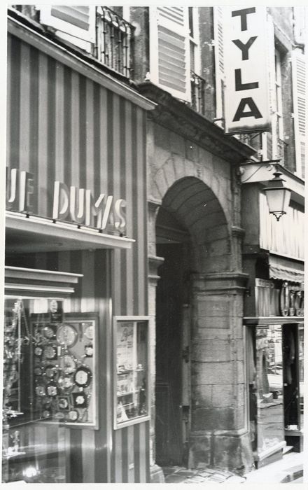 portail d’accès sur rue